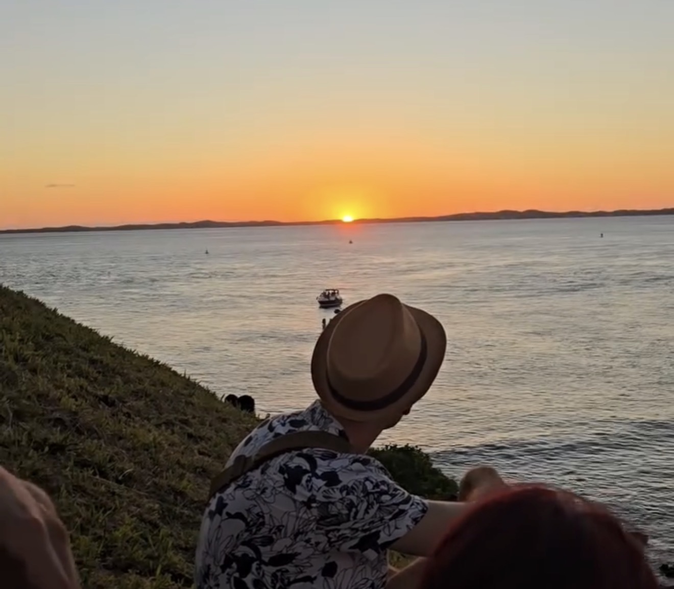 Vídeo mostrando o pôr do sol na Barra encanta internautas e reforça a beleza de Salvador