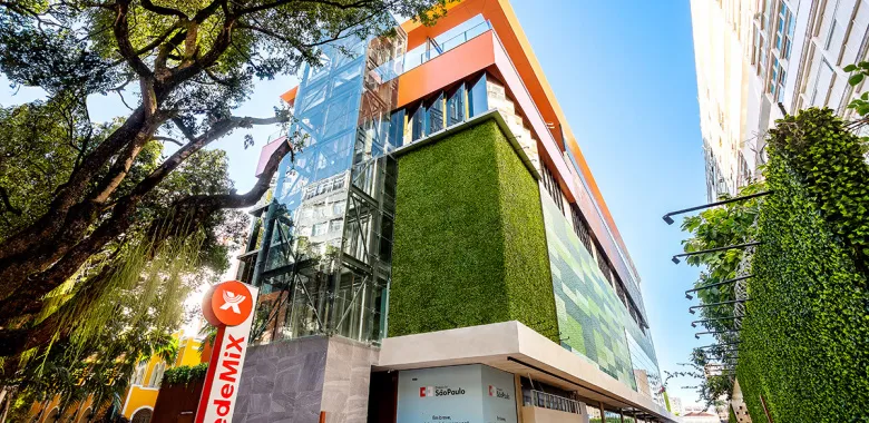 Jovem relata conflito com estabelecimento após pedido de avaliação médica em Salvador