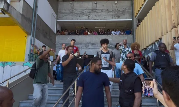 Deputado do PL é acusado de ofender e agredir estudantes da Faculdade de Comunicação da Ufba