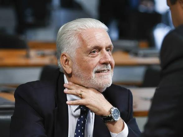 Wagner chama regulação de "fila da vida" e diz que Salvador tem poucos hospitais municipais